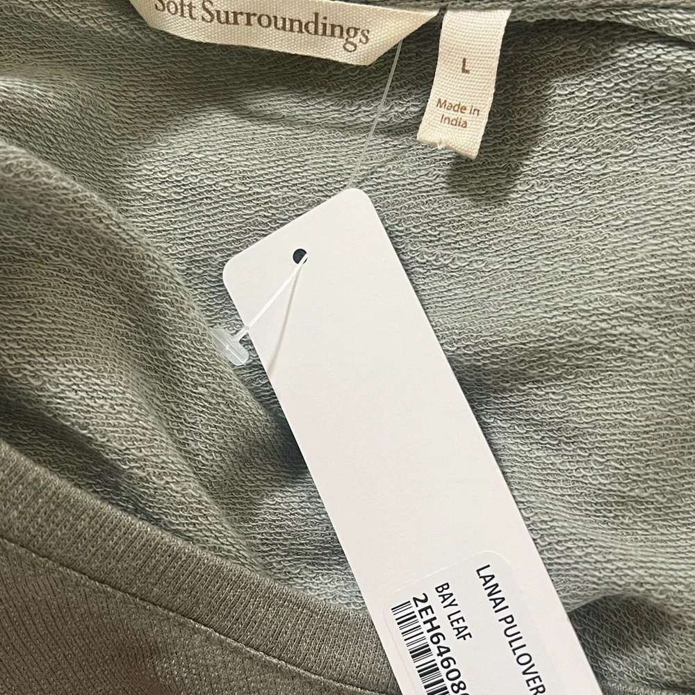 Soft Surroundings bay leaf green pull over top size Large - Picture 7 of 8